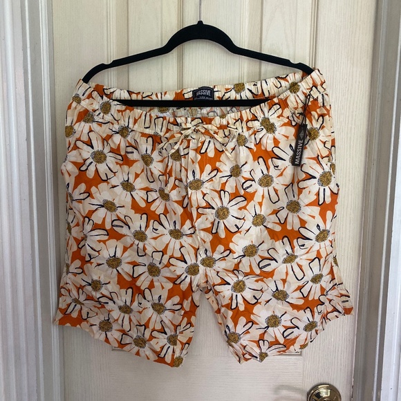 Massive Other - NWT XL Men swim trunks Massive